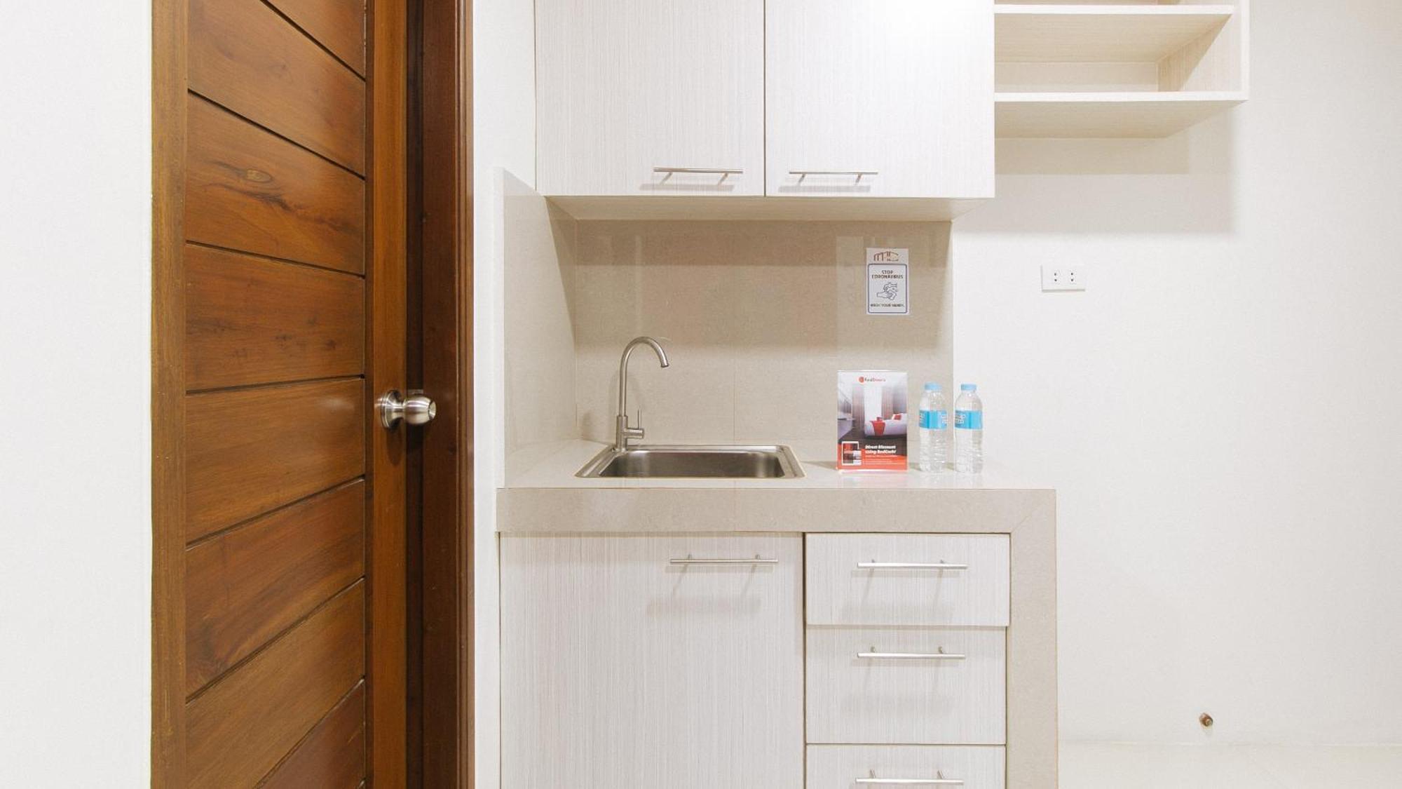 Reddoorz Near Fernwoods Garden Quezon City Bagian luar foto